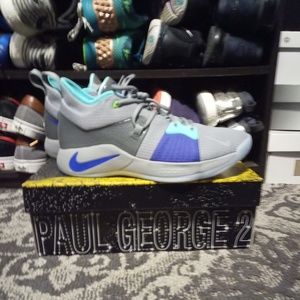 Mens nike pg 2s size 10